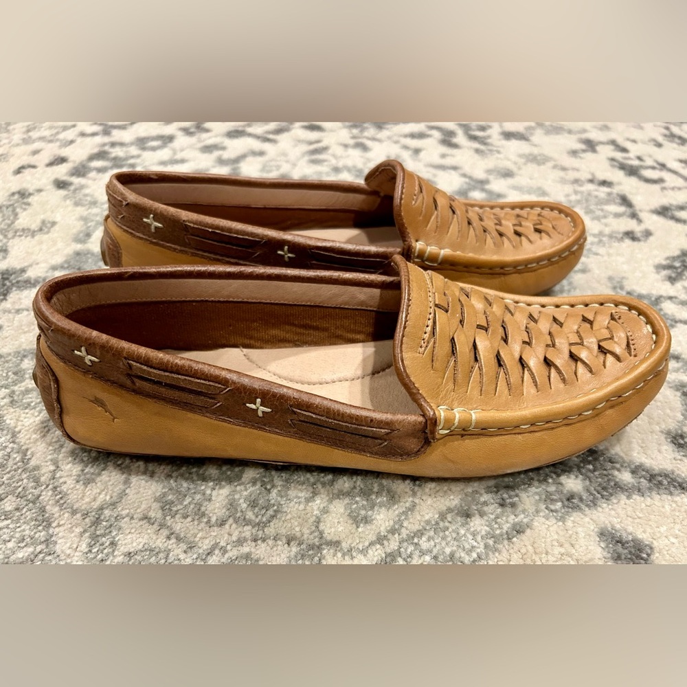 Tommy Bahama leather Deea  espadrille loafer. Like new, size 9.5